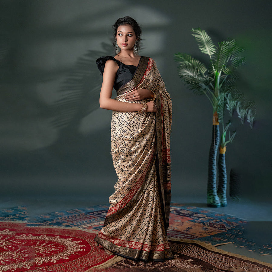 Vintage Circular Charm - Soft Silk Saree