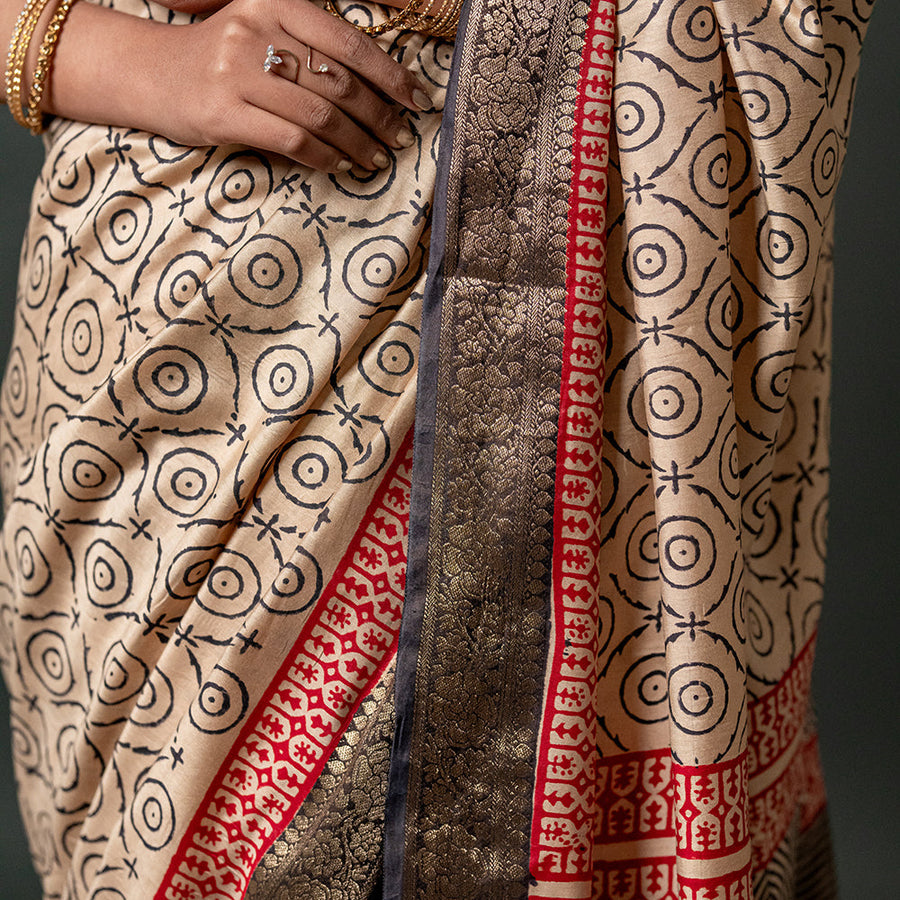 Vintage Circular Charm - Soft Silk Saree